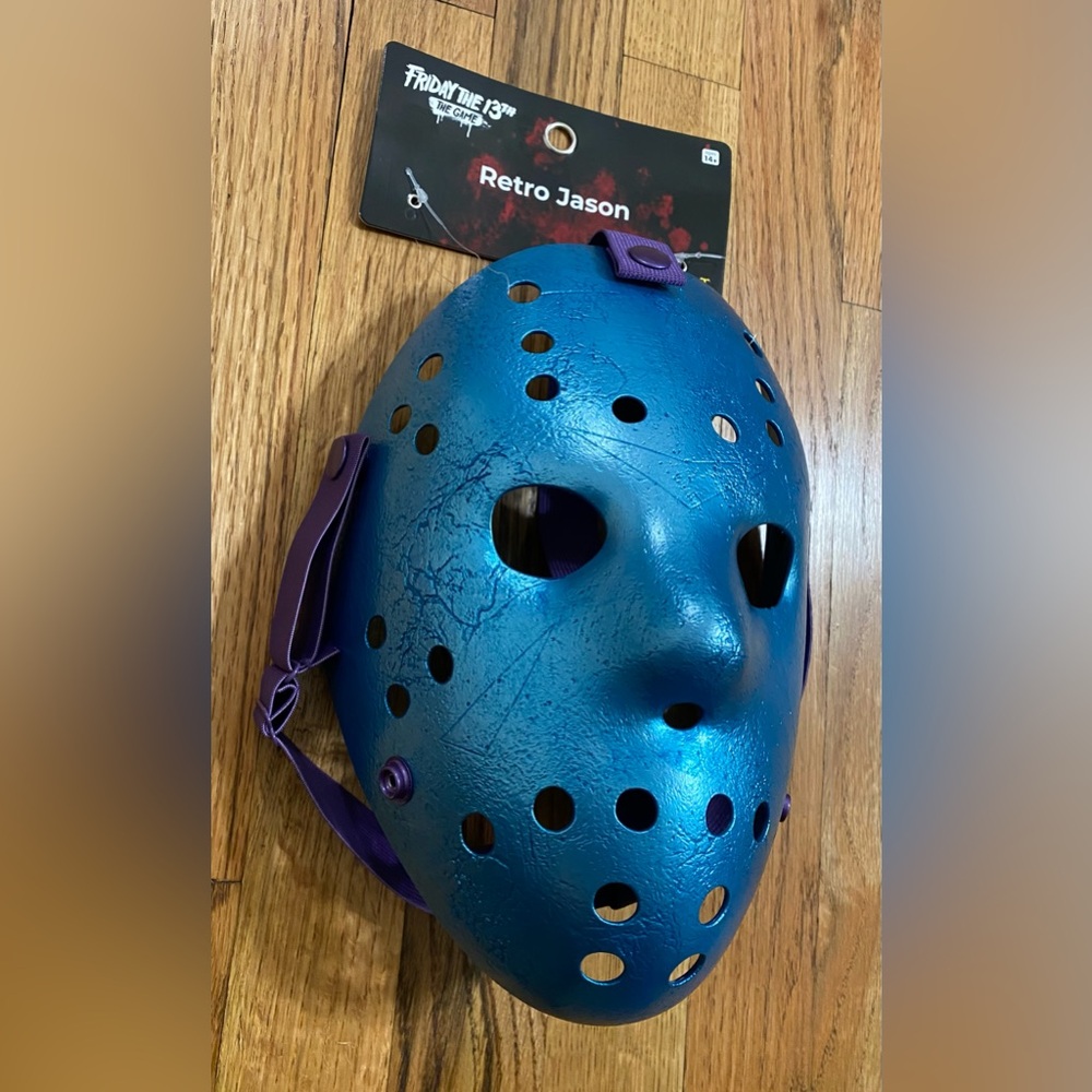 NWT Spirit Halloween Exclusive Friday The 13th The Game Retro Jason Mask Rare - Picture 3 of 6